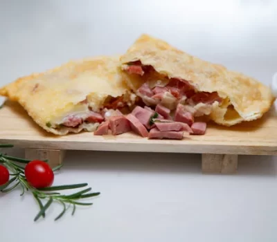 Pastel de Calabresa - Pastelaria Yamada