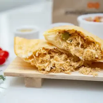 Pastel-de-Frango-Pastelaria-Yamada