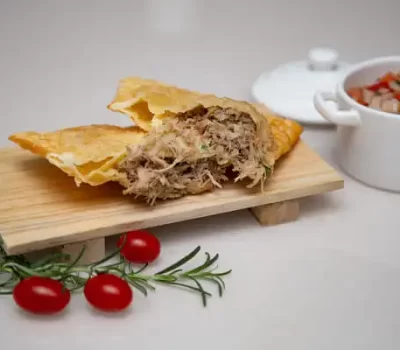 Pastel-de-Pernil-Pastelaria-Yamada